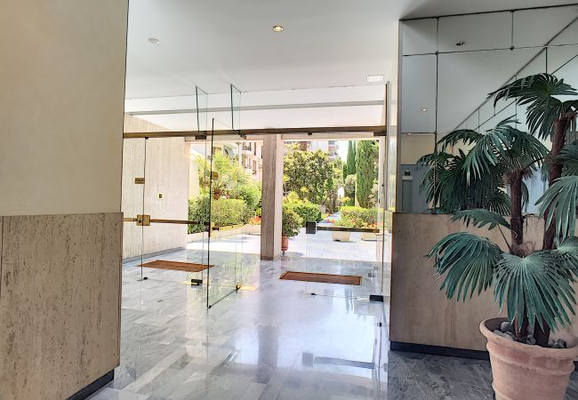 Apartment in Nice - N&J - BLEU AZUR VUE MER - Central - Very close sea Apartment in Nice - N&J - BLEU AZUR VUE MER - Central - Very close sea