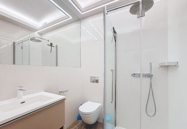 Apartment in Nice - N&J - BLEU AZUR VUE MER - Central - Very close sea Apartment in Nice - N&J - BLEU AZUR VUE MER - Central - Very close sea