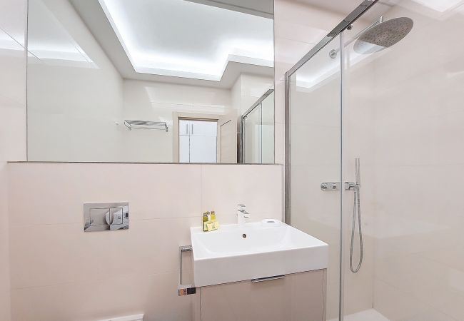 Apartment in Nice - N&J - BLEU AZUR VUE MER - Central - Very close sea Apartment in Nice - N&J - BLEU AZUR VUE MER - Central - Very close sea