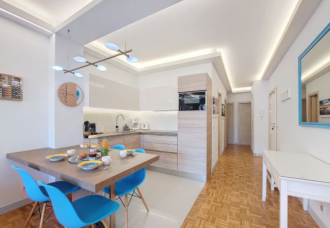 Apartment in Nice - N&J - BLEU AZUR VUE MER - Central - Very close sea Apartment in Nice - N&J - BLEU AZUR VUE MER - Central - Very close sea