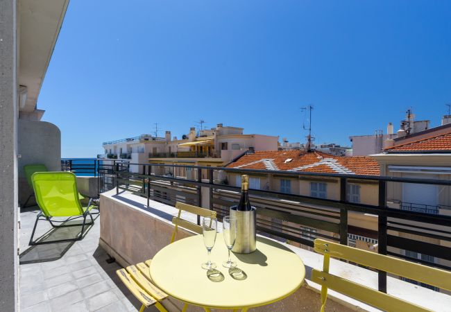 Apartment in Nice - N&J - LES AIGLES - Very close sea - Top floor Apartment in Nice - N&J - LES AIGLES - Very close sea - Top floor