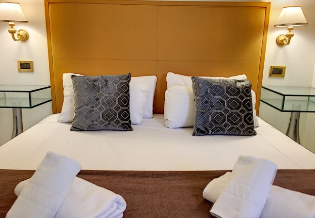 Apartment in Nice - N&J - PALAIS DE FRANCE - Central - Sea front Apartment in Nice - N&J - PALAIS DE FRANCE - Central - Sea front