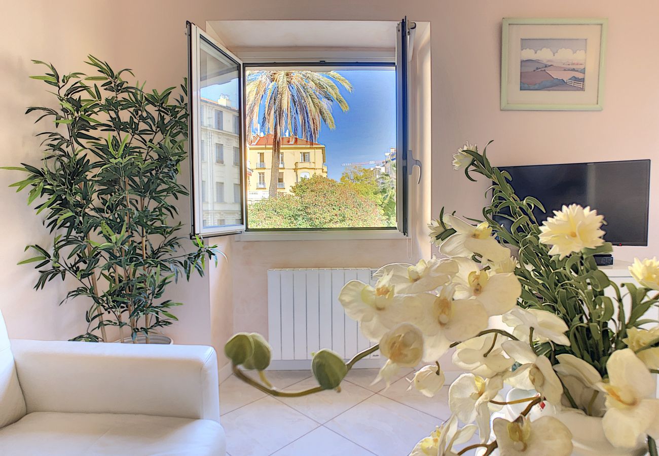 Apartment in Nice - N&J - LE DUPLEX - Central - Very close sea