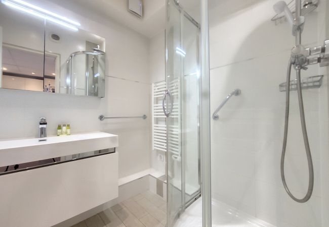 Apartment in Nice - N&J - ALPHONSE KARR TERRASSE - Central - By sea Apartment in Nice - N&J - ALPHONSE KARR TERRASSE - Central - By sea