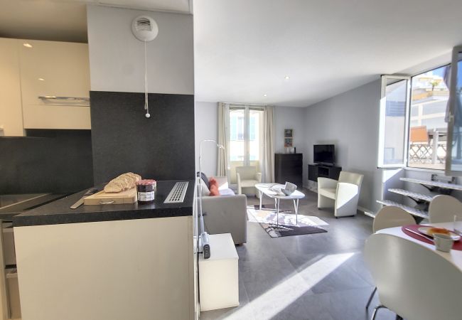 Apartment in Nice - N&J - ALPHONSE KARR TERRASSE - Central - By sea Apartment in Nice - N&J - ALPHONSE KARR TERRASSE - Central - By sea