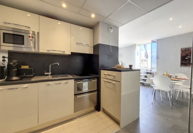 Apartment in Nice - N&J - ALPHONSE KARR TERRASSE - Central - By sea