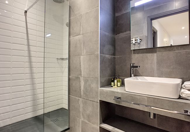 Apartment in Nice - N&J - PALAIS MARIE PRESTIGE - Central - By sea Apartment in Nice - N&J - PALAIS MARIE PRESTIGE - Central - By sea