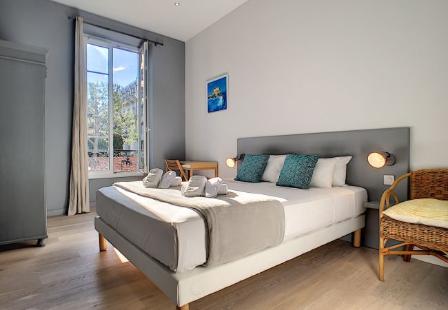 Apartment in Nice - N&J - PALAIS MARIE PRESTIGE - Central - By sea Apartment in Nice - N&J - PALAIS MARIE PRESTIGE - Central - By sea