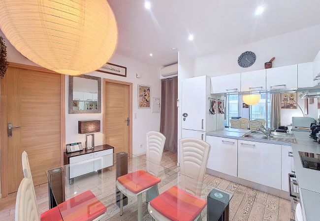 Apartment in Nice - N&J - TROIS PROMENADE - Central - Very close sea Apartment in Nice - N&J - TROIS PROMENADE - Central - Very close sea