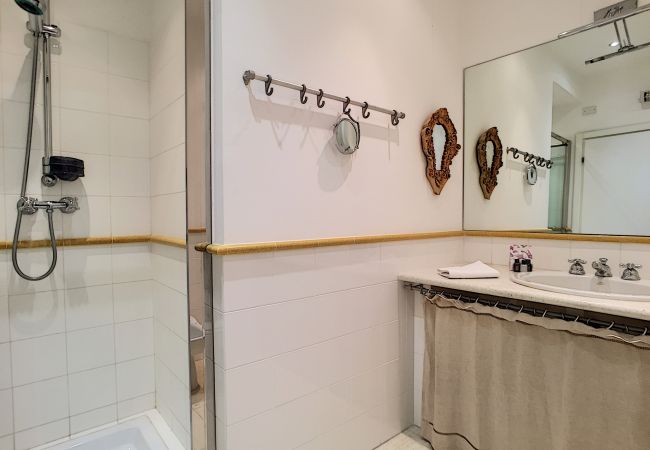 Apartment in Nice - N&J - PALAIS NICOLE - Central - Very close sea Apartment in Nice - N&J - PALAIS NICOLE - Central - Very close sea