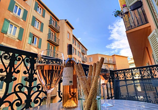 Apartment in Nice - N&J - PLACE DU PIN - Port - Close Old Town Apartment in Nice - N&J - PLACE DU PIN - Port - Close Old Town