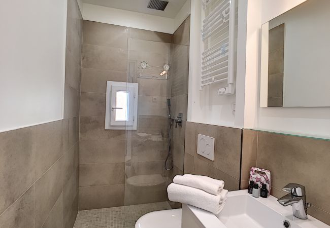 Apartment in Nice - N&J - HOUSE OF CARDS - Central - Very close sea Apartment in Nice - N&J - HOUSE OF CARDS - Central - Very close sea