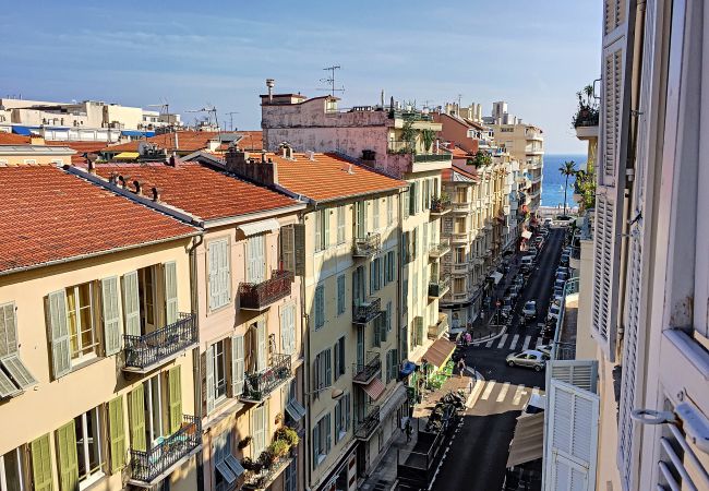 Apartment in Nice - N&J - CHAISE BLEUE - Central - Very close sea