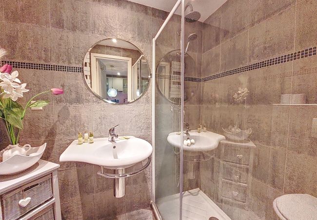 Apartment in Nice - N&J - CHAISE BLEUE - Central - Very close sea Apartment in Nice - N&J - CHAISE BLEUE - Central - Very close sea