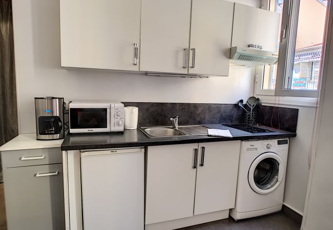 Studio in Nice - N&J - RED TOUCH - Central - Very close sea Studio in Nice - N&J - RED TOUCH - Central - Very close sea