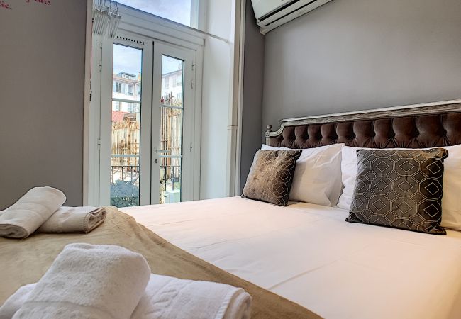 Apartment in Nice - N&J - MASSENA LOUNGE - Hyper center - By sea Apartment in Nice - N&J - MASSENA LOUNGE - Hyper center - By sea