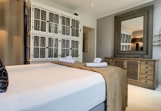 Apartment in Nice - N&J - MASSENA LOUNGE - Hyper center - By sea Apartment in Nice - N&J - MASSENA LOUNGE - Hyper center - By sea