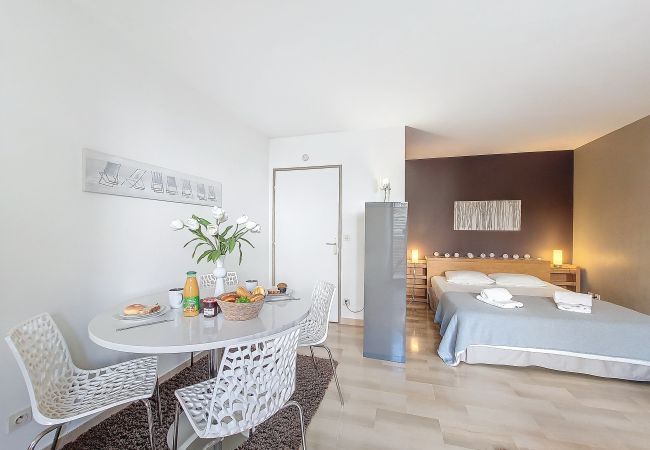 Studio in Nice - N&J - RIVOLI PALM  - City center - Very close sea Studio in Nice - N&J - RIVOLI PALM  - City center - Very close sea