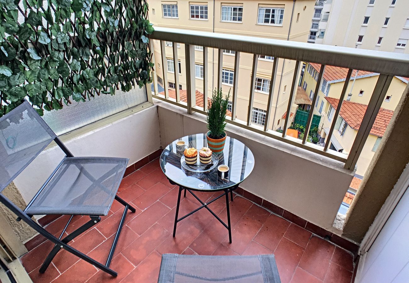 Apartment in Nice - N&J - LA NISSARDE TERRASSE - Central - By sea