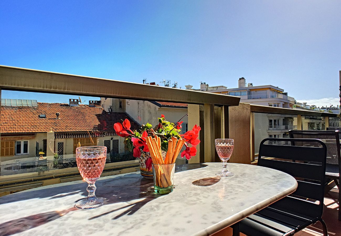 Apartment in Nice - N&J - LA NISSARDE TERRASSE - Central - By sea