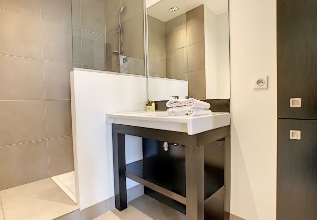 Apartment in Nice - N&J - GLORIA BEACH - Close sea - Prestige building Apartment in Nice - N&J - GLORIA BEACH - Close sea - Prestige building