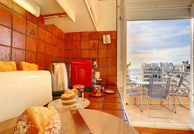 Apartment in Nice - N&J - BEACH COTTAGE TERRACE  - Very close sea 