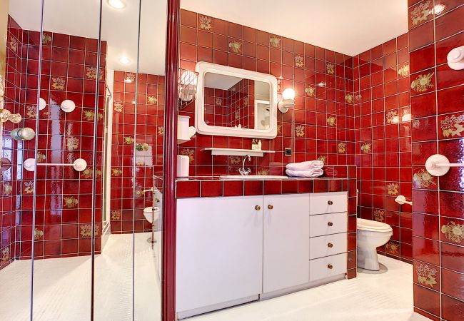 Apartment in Nice - N&J - BEACH COTTAGE TERRACE  - Very close sea  Apartment in Nice - N&J - BEACH COTTAGE TERRACE  - Very close sea