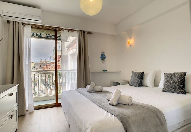 Apartment in Nice - N&J - SUNRISE TERRACE - Close sea - Terrace 30m² Apartment in Nice - N&J - SUNRISE TERRACE - Close sea - Terrace 30m²