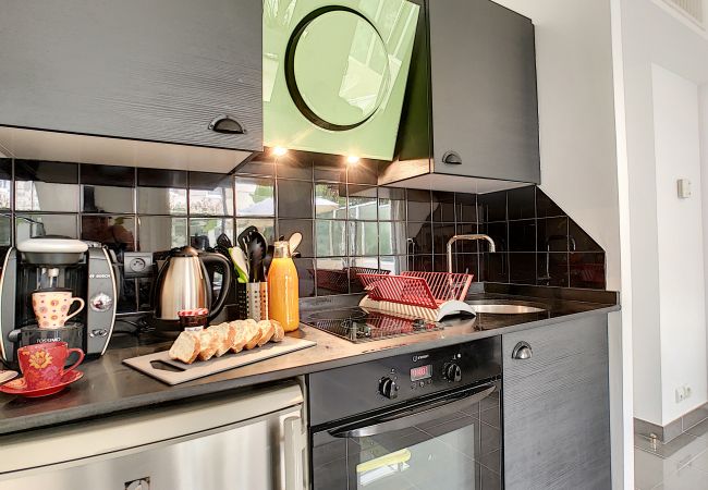 Studio in Nice - N&J - BERLIOZ PATIO - Central - Residential area - Patio 20m² Studio in Nice - N&J - BERLIOZ PATIO - Central - Residential area - Patio 20m²