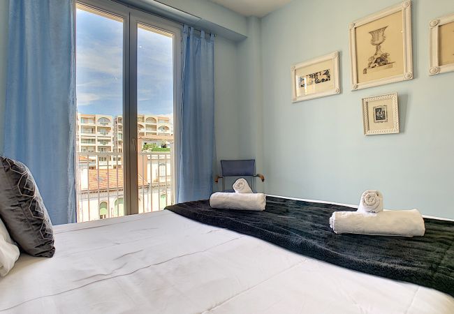 Apartment in Nice - N&J - OCEAN PROMENADE - Terrace with sea view Apartment in Nice - N&J - OCEAN PROMENADE - Terrace with sea view