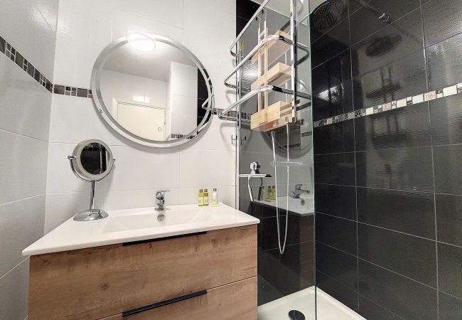 Studio in Nice - N&J - FLORIDA BEACH - Very close sea - Balcony Studio in Nice - N&J - FLORIDA BEACH - Very close sea - Balcony