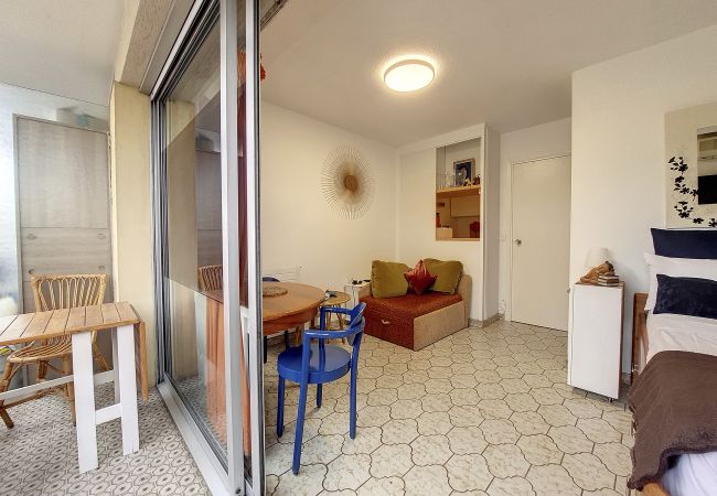 Studio in Nice - N&J - FLORIDA BEACH - Very close sea - Balcony Studio in Nice - N&J - FLORIDA BEACH - Very close sea - Balcony