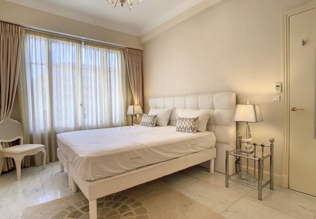 Apartment in Nice - METROPOLE - MOBILITY LEASE FROM 1 TO 10 MONTHS Apartment in Nice - METROPOLE - MOBILITY LEASE FROM 1 TO 10 MONTHS