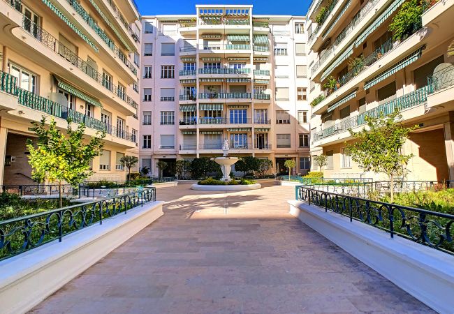 Apartment in Nice - METROPOLE - MOBILITY LEASE FROM 1 TO 10 MONTHS Apartment in Nice - METROPOLE - MOBILITY LEASE FROM 1 TO 10 MONTHS