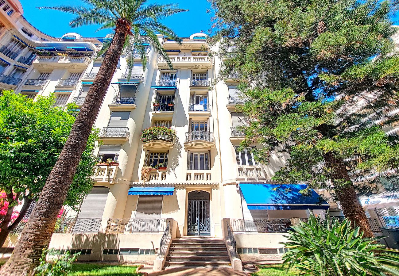 Apartment in Nice - N&J - STANDING BAQUIS - Central - Close sea 