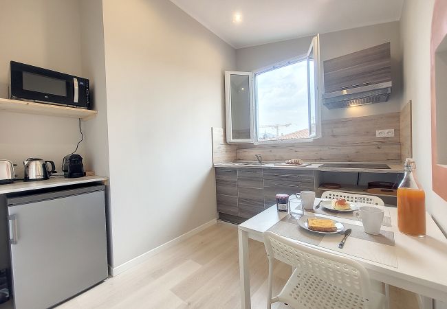 Studio in Nice - N&J -  VIEUX NICE SUITE - Old Town - Close sea Studio in Nice - N&J -  VIEUX NICE SUITE - Old Town - Close sea