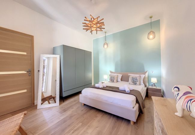 Apartment in Nice - N&J - LE PIERLAS - Place Garibaldi - Very close Old Town Apartment in Nice - N&J - LE PIERLAS - Place Garibaldi - Very close Old Town