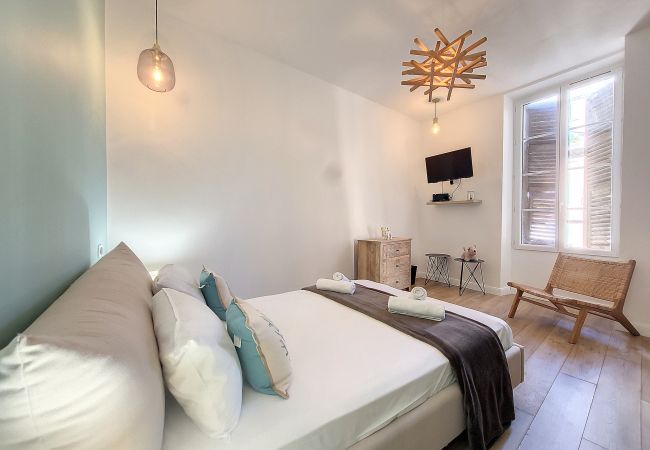 Apartment in Nice - N&J - LE PIERLAS - Place Garibaldi - Very close Old Town Apartment in Nice - N&J - LE PIERLAS - Place Garibaldi - Very close Old Town