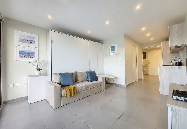 Studio in Nice - N&J - GRAND SUD TERRASSE - Pool - Free parking  Studio in Nice - N&J - GRAND SUD TERRASSE - Pool - Free parking