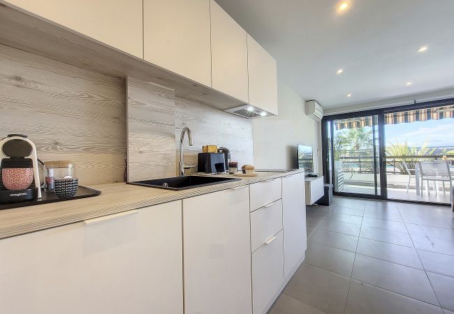Studio in Nice - N&J - GRAND SUD TERRASSE - Pool - Free parking  Studio in Nice - N&J - GRAND SUD TERRASSE - Pool - Free parking