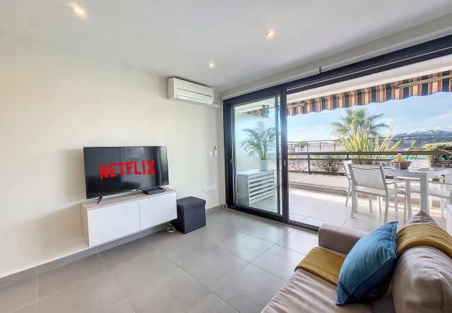 Studio in Nice - N&J - GRAND SUD TERRASSE - Pool - Free parking  Studio in Nice - N&J - GRAND SUD TERRASSE - Pool - Free parking