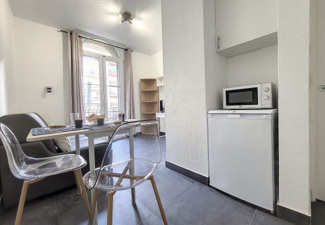 Studio in Nice - N&J - ROSIE FRANCE RIVIERA - Close sea - Balcony Studio in Nice - N&J - ROSIE FRANCE RIVIERA - Close sea - Balcony