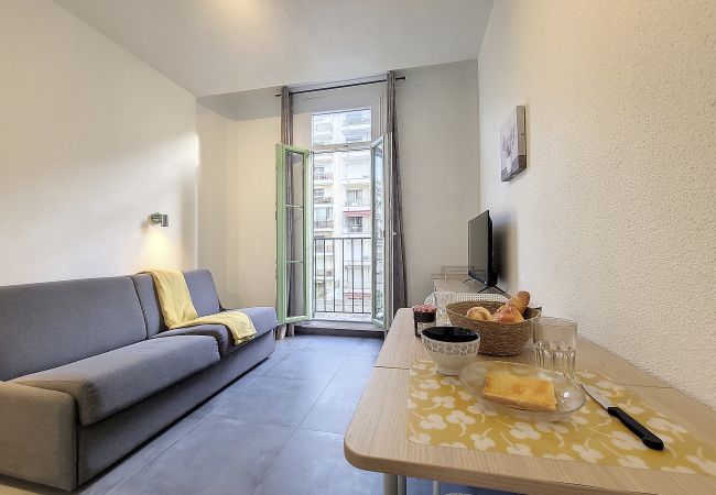 Studio in Nice - N&J - GOLDIE FRANCE RIVIERA - Very close sea Studio in Nice - N&J - GOLDIE FRANCE RIVIERA - Very close sea
