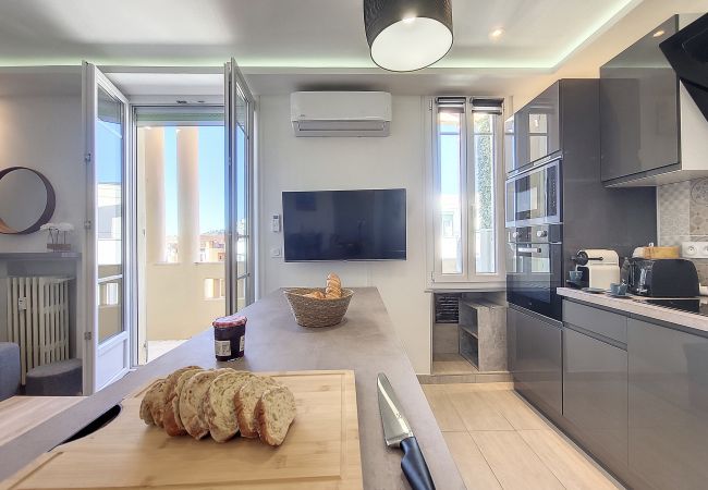 Apartment in Nice - N&J - PALAIS HISPANIA - Top floor - Central Apartment in Nice - N&J - PALAIS HISPANIA - Top floor - Central