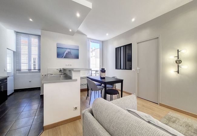 Apartment in Nice - DREAMY TERRACE MOBILITY LEASE FROM 1 TO 10 MONTHS Apartment in Nice - DREAMY TERRACE MOBILITY LEASE FROM 1 TO 10 MONTHS