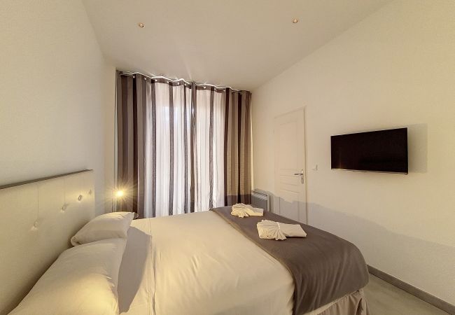 Apartment in Nice - New! N&J - PALAIS LASCARIS - Port Area 