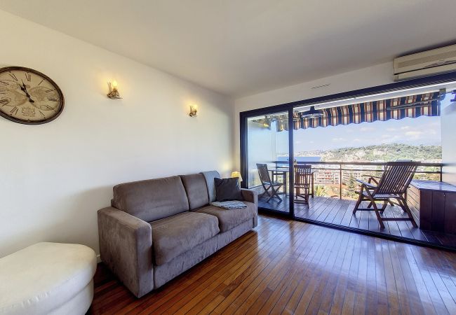 Studio in Nice - N&J - HUBLOT VUE MER- Pool - Parking Studio in Nice - N&J - HUBLOT VUE MER- Pool - Parking