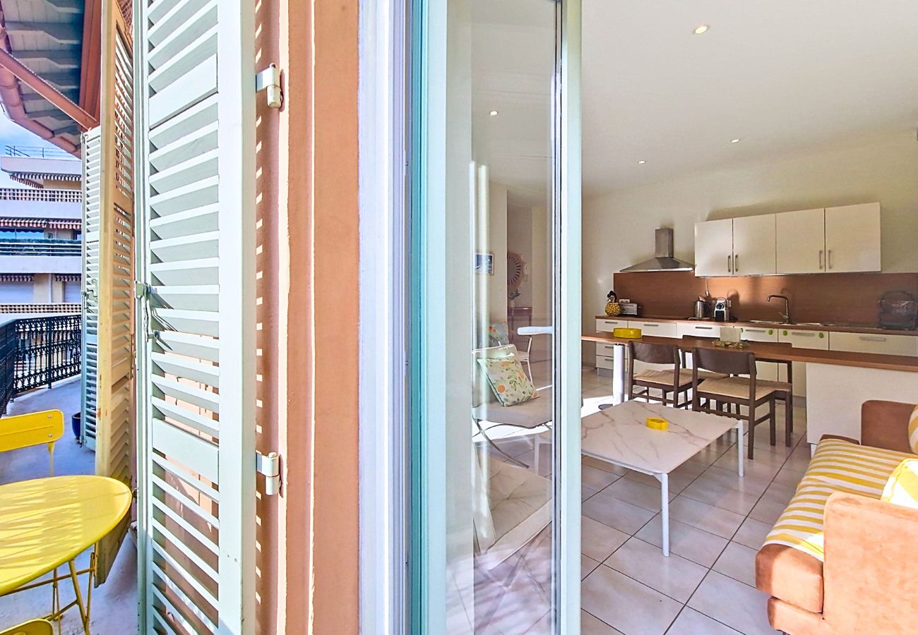 Apartment in Nice -  N&J - PALAIS DU PORT - Balcony - Le Port Place du Pin