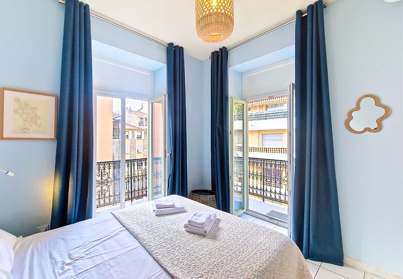 Apartment in Nice -  N&J - PALAIS DU PORT - Balcony - Le Port Place du Pin