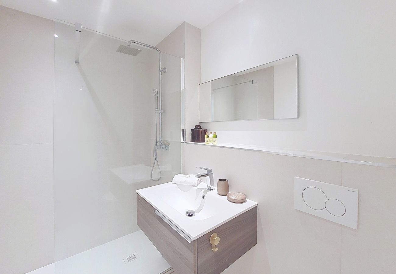 Apartment in Nice - New! N&J - MATISSE PLAGE - Central - Balcony
